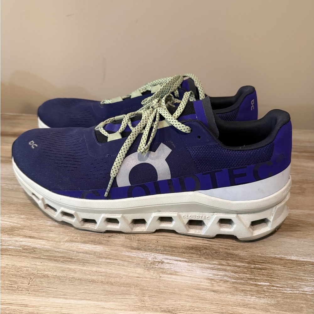 On Running Men's Athletic Shoes in Blue and White